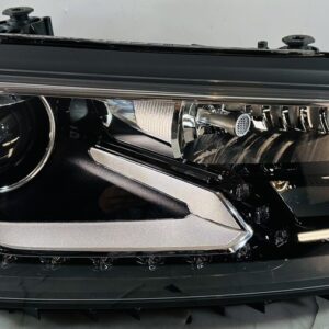 VW Jetta 6/7 Facelift Right Side Headlight