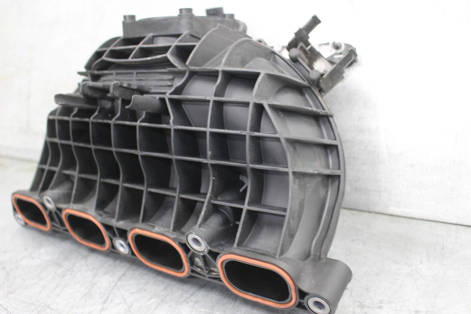 ENGINE INTAKE MANIFOLD